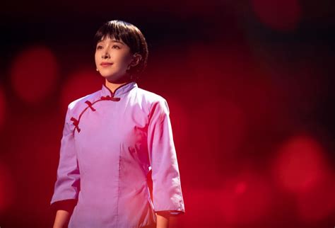 Der Dancing Dragon Gala: Eine extravagante Hommage an Deng Lun und seine musikalische Reise!